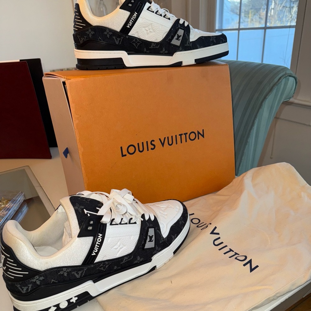 Louis Vuitton Black and White Sporty Sneakers - Picture 6 of 11